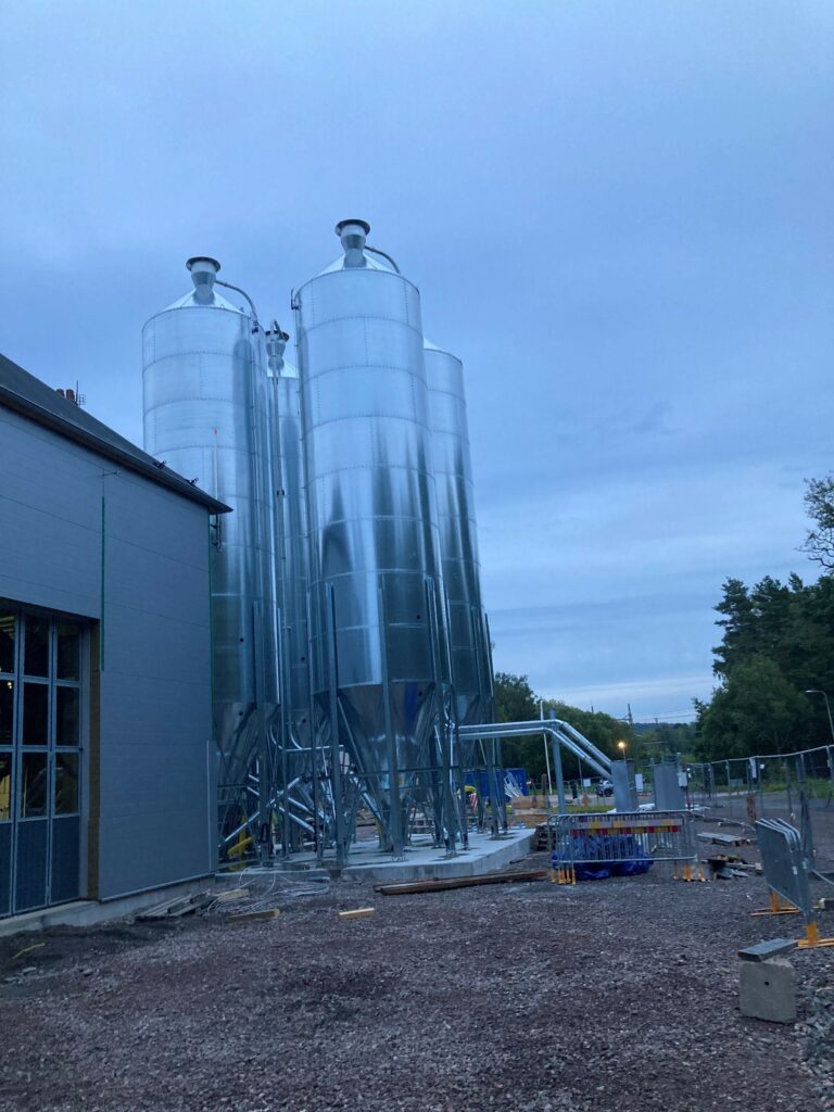8 st silos till vanersborg