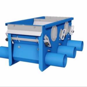 Trevägsintag till kedjetransportör med manuell flödesregulator